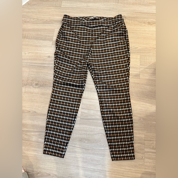 SO High Rise Leggings in Black, White, and Brown Plaid - Picture 1 of 3